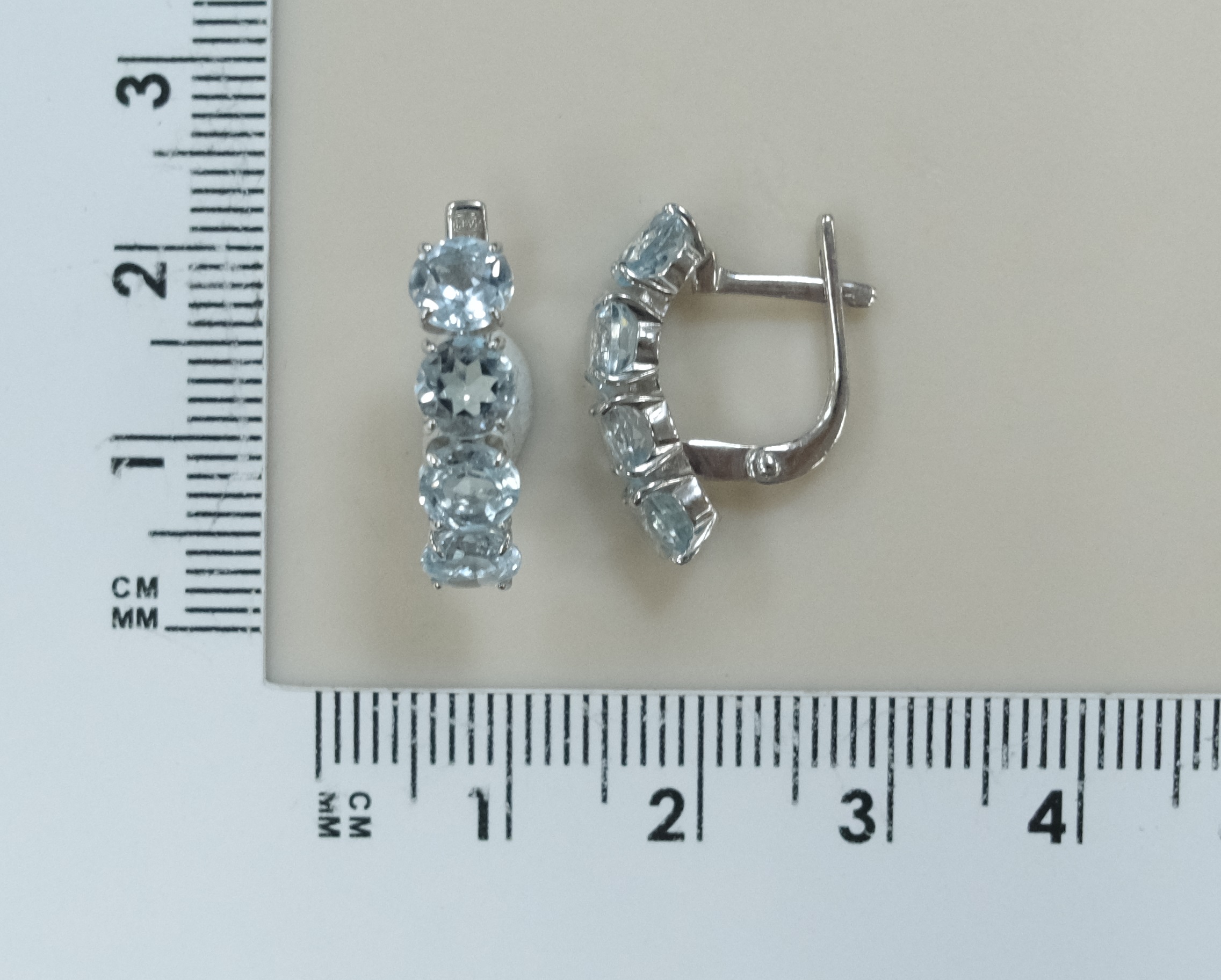 Серебряные серьги с топазами